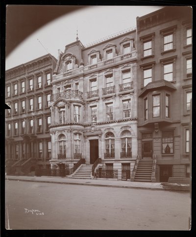 La residenza di John D. Crimmins al 40 East 68th Street, New York, 1898 da Byron Company